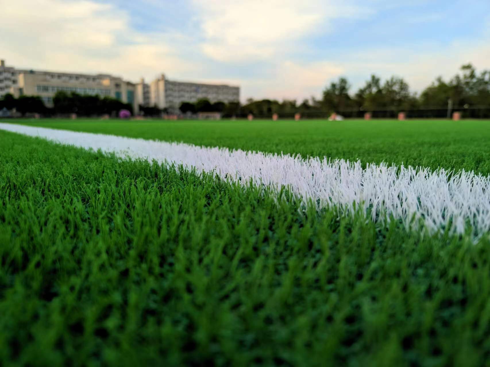黄冈中学人造草坪足球场效果图